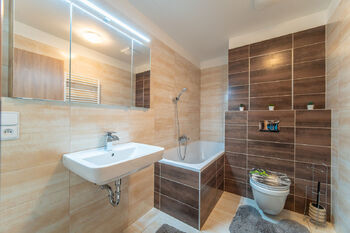 Pronájem bytu 2+kk v osobním vlastnictví 52 m², Praha 10 - Uhříněves
