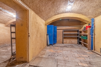 Prodej nájemního domu 1039 m², Plzeň