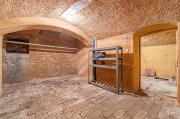 Prodej nájemního domu 1039 m², Plzeň