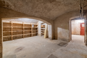 Prodej nájemního domu 1039 m², Plzeň