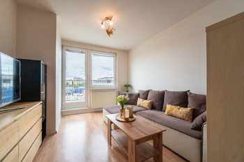 Prodej bytu 1+kk v osobním vlastnictví 50 m², Praha 4 - Modřany