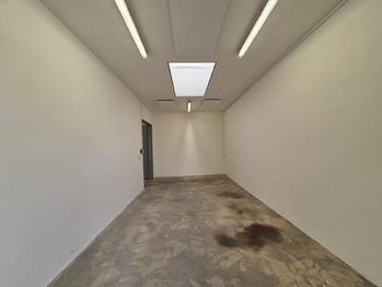 Pronájem skladovacích prostor 153 m², Hradec Králové
