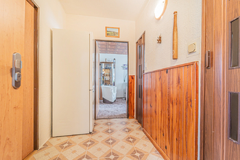 vstupní chodba - Prodej bytu 3+1 v osobním vlastnictví 57 m², Kladno