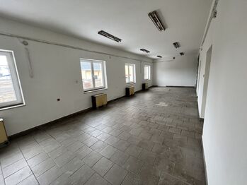 Pronájem výrobních prostor 206 m², Pelhřimov