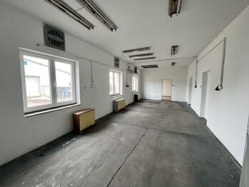 Pronájem výrobních prostor 206 m², Pelhřimov