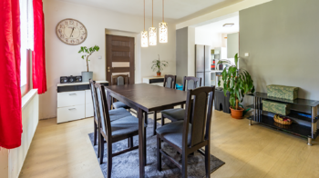 kuchyně v přízemí - Prodej domu 231 m², Bezděz