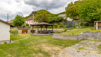 zahrada - Prodej domu 231 m², Bezděz