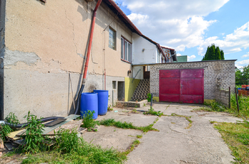 Vjezd do garáže - Prodej domu 96 m², Dubňany