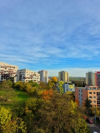 výhled z okna - Pronájem bytu 1+kk v osobním vlastnictví 45 m², Praha 10 - Záběhlice