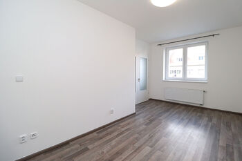 Pronájem bytu 1+1 v osobním vlastnictví 40 m², Praha 4 - Nusle
