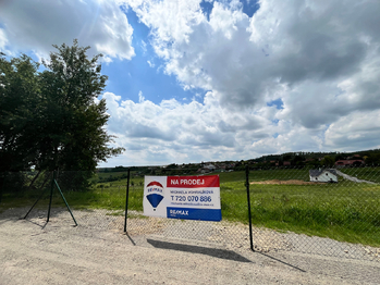 Prodej pozemku 2168 m², Olšany