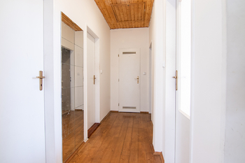 chodba - Prodej bytu 4+kk v osobním vlastnictví 111 m², Praha 2 - Vinohrady