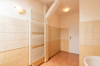 koupelna - Prodej bytu 4+kk v osobním vlastnictví 111 m², Praha 2 - Vinohrady