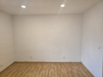 Byt - Pronájem bytu 1+1 v osobním vlastnictví 34 m², Dvůr Králové nad Labem