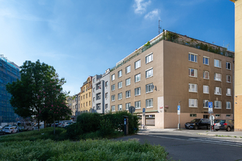 Budova Hradeckých 1604 - Pronájem komerčního prostoru 84 m², Praha 4 - Nusle