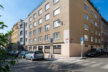 Budova Hradeckých 1604 - Pronájem komerčního prostoru 84 m², Praha 4 - Nusle