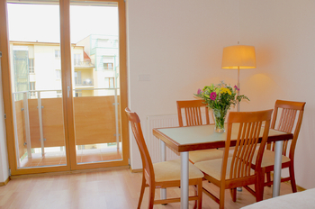 jídelní kout - Pronájem bytu 2+kk v osobním vlastnictví 50 m², Praha 5 - Smíchov