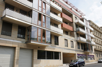pohled na dům - Pronájem bytu 2+kk v osobním vlastnictví 50 m², Praha 5 - Smíchov