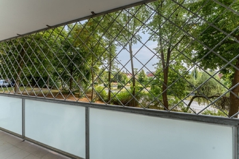 prostorná lodžie - Pronájem bytu 1+1 v osobním vlastnictví 35 m², Praha 8 - Kobylisy
