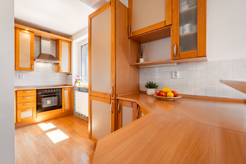 Prodej bytu 2+kk v osobním vlastnictví 49 m², Černošice