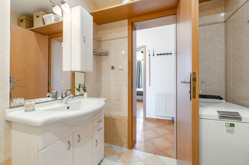 Prodej bytu 2+kk v osobním vlastnictví 49 m², Černošice