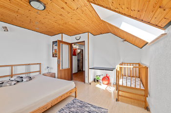 2.podlaží - 1. pokoj - Prodej domu 208 m², Přední Výtoň