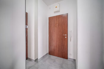 Prodej bytu 1+kk v osobním vlastnictví 39 m², Praha 5 - Stodůlky