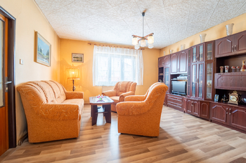 Obývací pokoj - Prodej domu 91 m², Nová Ves I