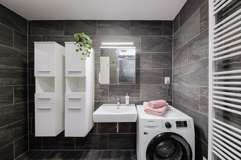 Koupelna bytu - Pronájem bytu 2+kk v osobním vlastnictví 86 m², Praha 9 - Letňany