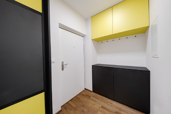 Vstupní předsíň bytu - Pronájem bytu 2+kk v osobním vlastnictví 86 m², Praha 9 - Letňany