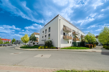 Dům z ulice - Pronájem bytu 2+kk v osobním vlastnictví 86 m², Praha 9 - Letňany