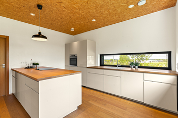 Kuchyň - Prodej domu 241 m², Sluštice