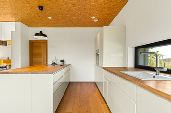 Kuchyň - Prodej domu 241 m², Sluštice