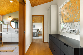 Šatna - Prodej domu 241 m², Sluštice