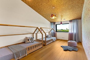 Pokoj 1. - Prodej domu 241 m², Sluštice