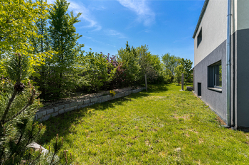 Zahrada - Prodej domu 241 m², Sluštice