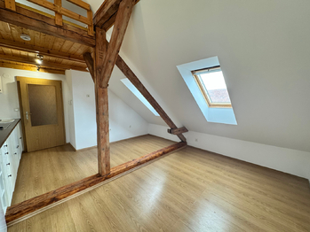 Pronájem bytu 1+kk v osobním vlastnictví 32 m², Dobříš