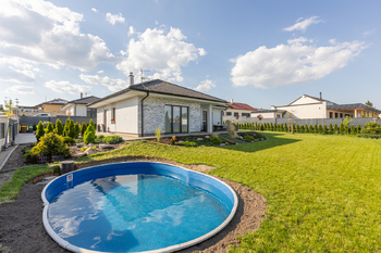 Prodej domu 175 m², Chrášťany