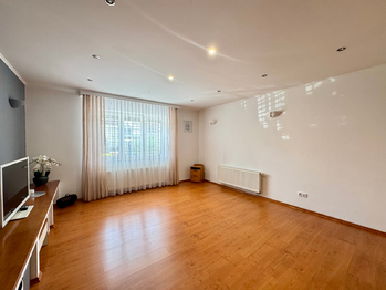 Pronájem bytu 4+kk v osobním vlastnictví 91 m², Praha 10 - Dolní Měcholupy