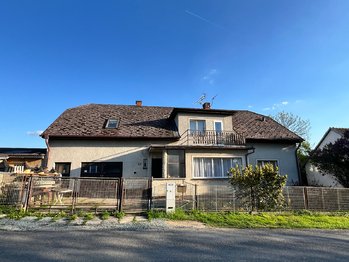 Prodej domu 260 m², Trnov