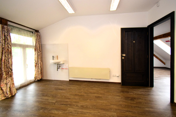 Pronájem kancelářských prostor 46 m², Kostelec nad Černými lesy