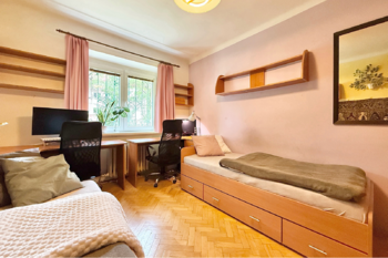 pokoj - Prodej bytu 3+1 v osobním vlastnictví 82 m², Praha 8 - Kobylisy
