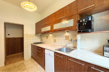 kuchyně - Prodej bytu 3+1 v osobním vlastnictví 82 m², Praha 8 - Kobylisy