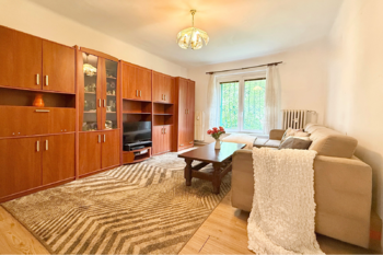 obývací pokoj - Prodej bytu 3+1 v osobním vlastnictví 82 m², Praha 8 - Kobylisy