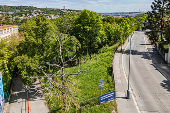 Prodej pozemku 882 m², Praha 5 - Košíře