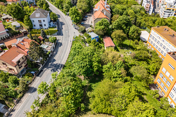 Prodej pozemku 882 m², Praha 5 - Košíře