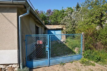 Příjezd ke garáži (Rybníček, okr. Vyškov) - Prodej domu 100 m², Rybníček