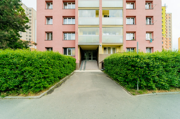Vchod - Prodej bytu 3+1 v družstevním vlastnictví 73 m², Ostrava