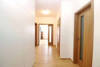 Předsíň - Pronájem bytu 4+kk v osobním vlastnictví 117 m², Praha 9 - Vysočany