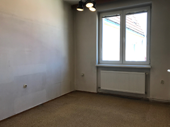 Prodej bytu 3+1 v osobním vlastnictví 85 m², Znojmo